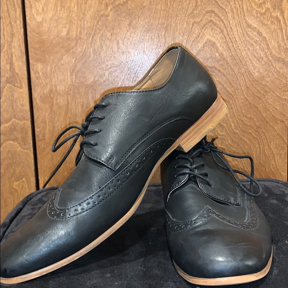 Dress shoes